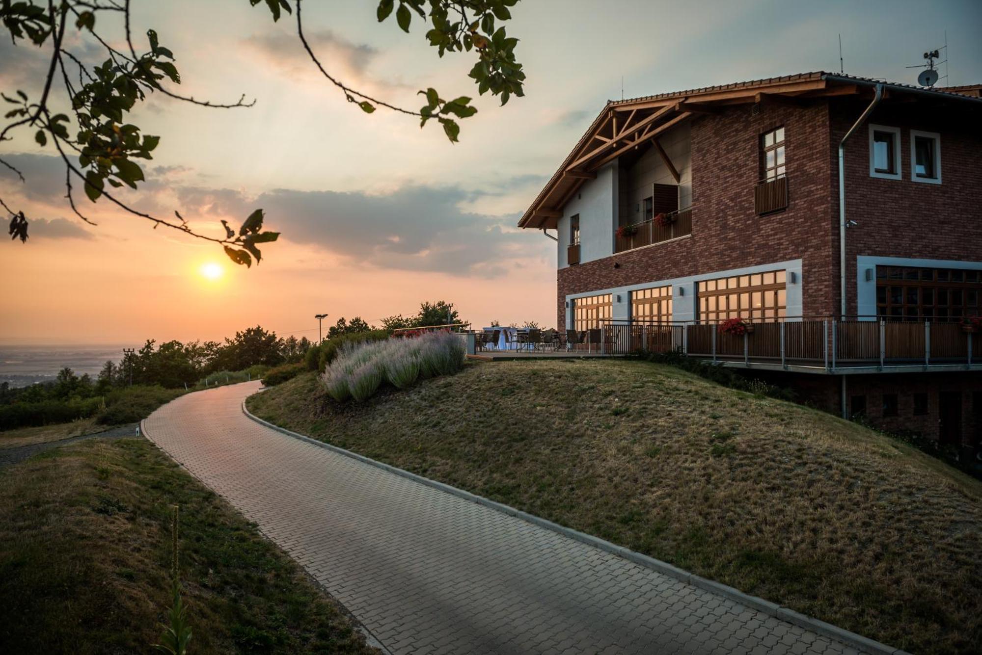 Hotel Golf Resort Olomouc Dolany Kültér fotó