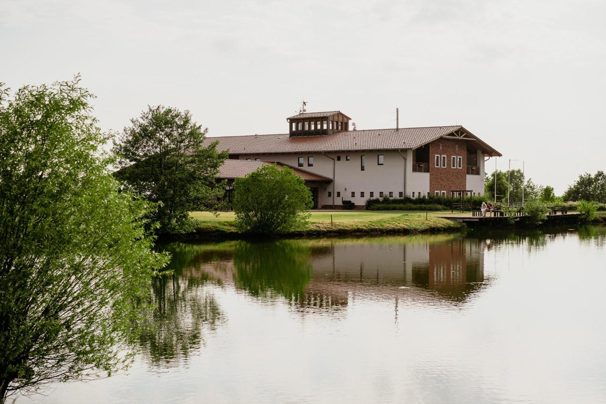 Hotel Golf Resort Olomouc Dolany Kültér fotó